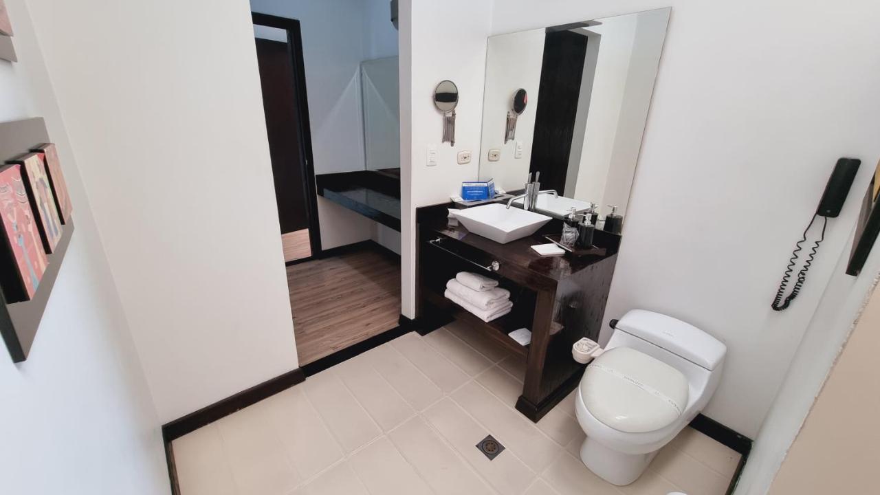 Habitat Suites Hotel بيريرا المظهر الخارجي الصورة