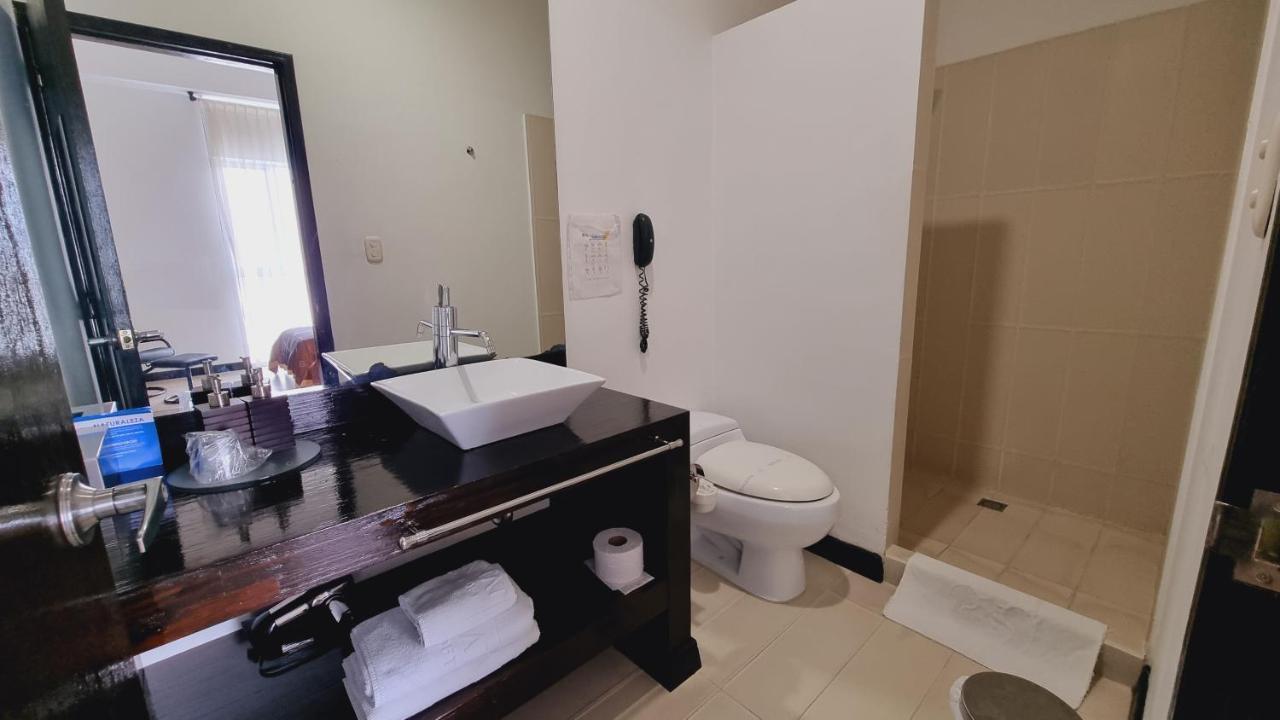 Habitat Suites Hotel بيريرا المظهر الخارجي الصورة
